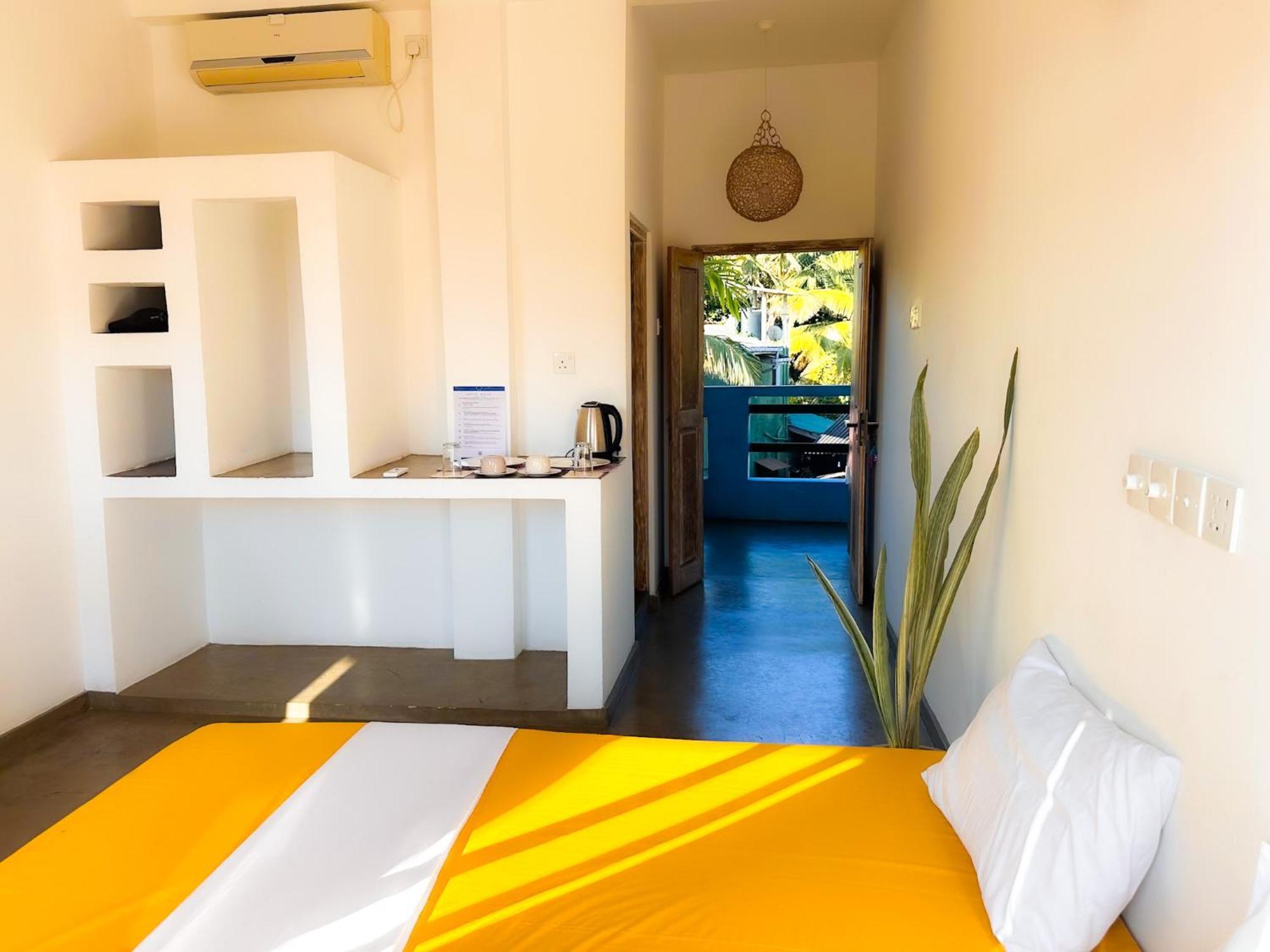 Отель Ceylon'S House Хиккадува Экстерьер фото